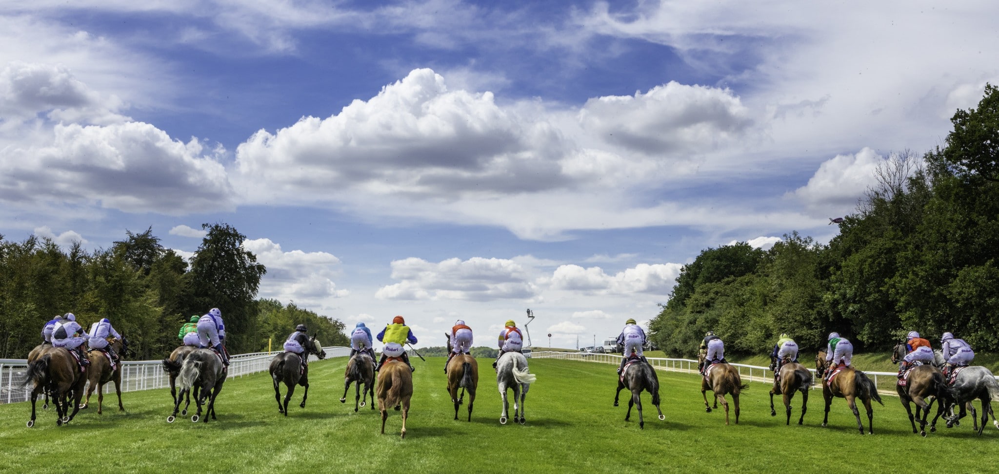 Globe-Trotter's Guide To The British Sporting Season - Globe-Trotter Staging