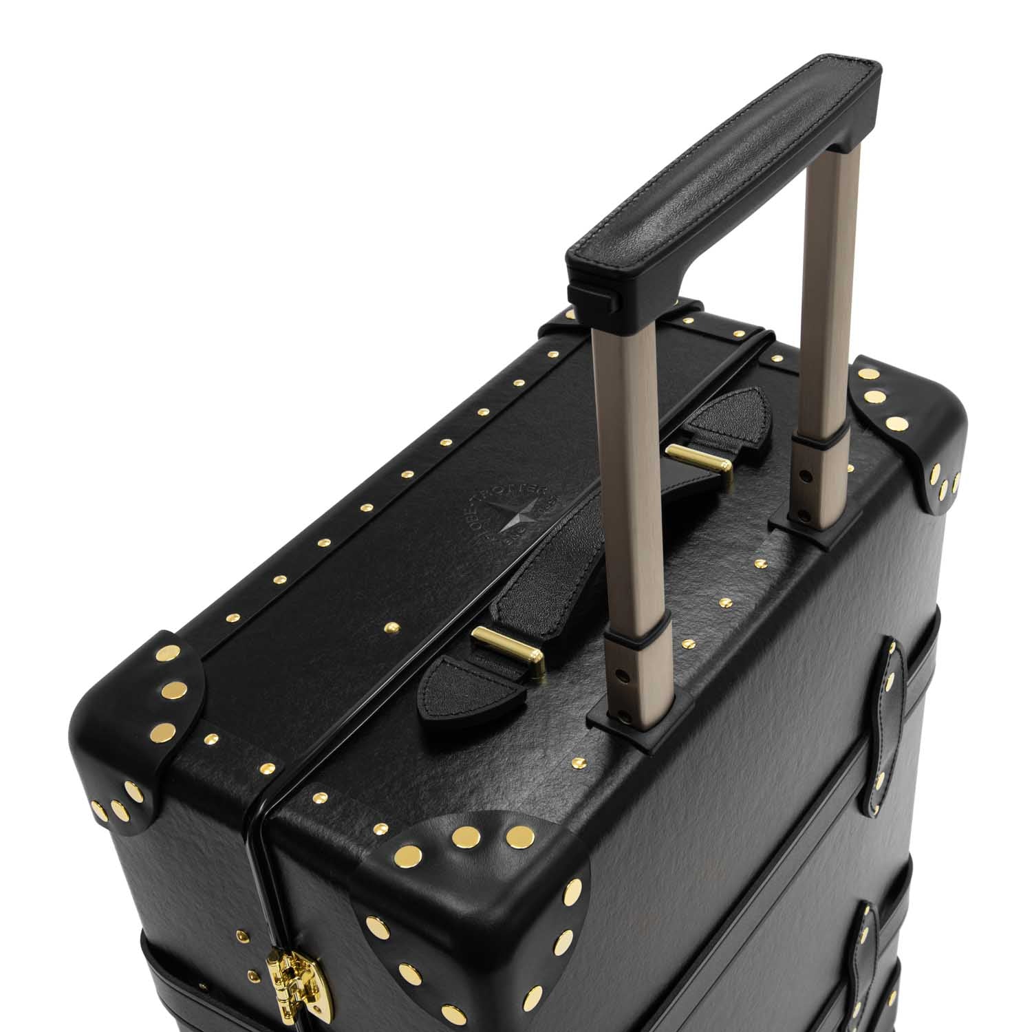 The Vampire's Wife · Carry-On - 4 Wheels | Black/Black/Gold - Globe-Trotter Staging